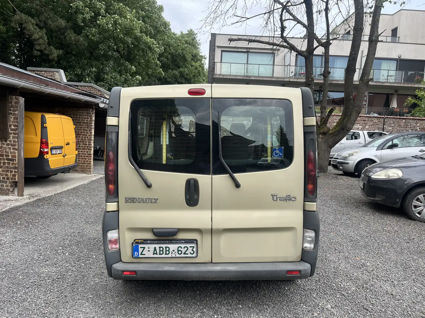 Renault Trafic 1.9 dCi L1H1 - 2