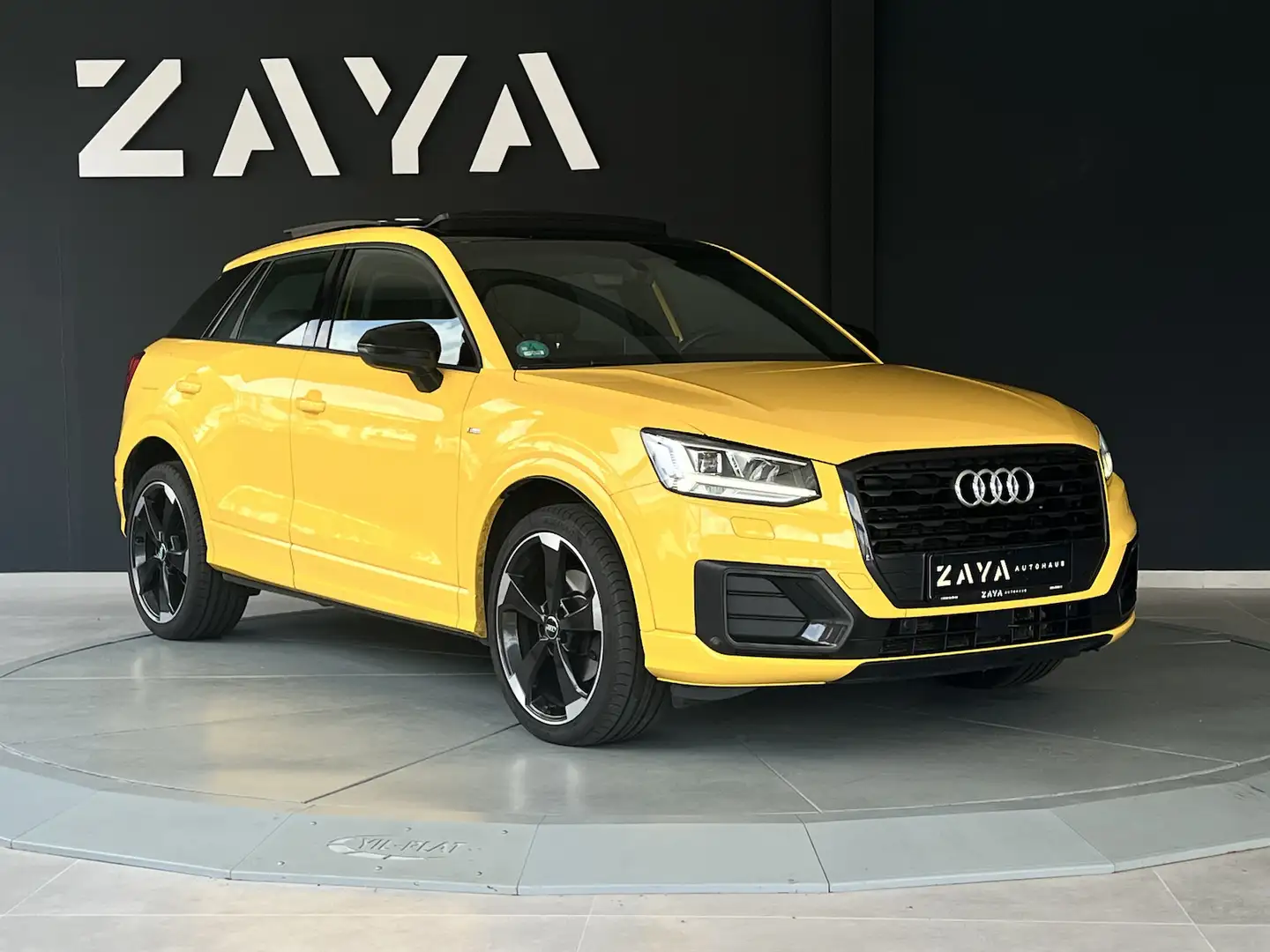 Audi Q2 30 TDI S-Line Black*PANO*LED*B&O*R-KAM* Jaune - 1