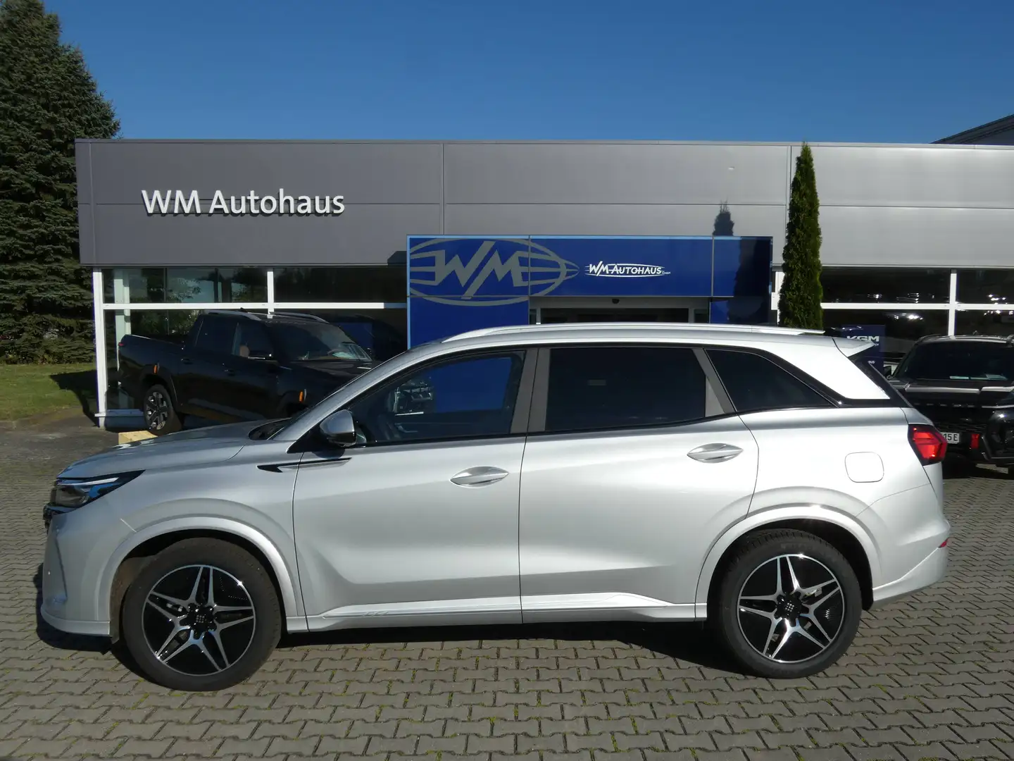 DFSK E5 Fengon E5 PHEV 1,5 Plug-in-Hybrid, 7 Sitze, Automatik, Leder, Sitzheizung, Sitzkühlung, Top Zustand wie neu Silber - 2