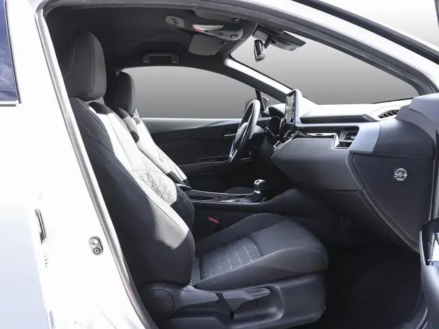 Toyota C-HR view 3
