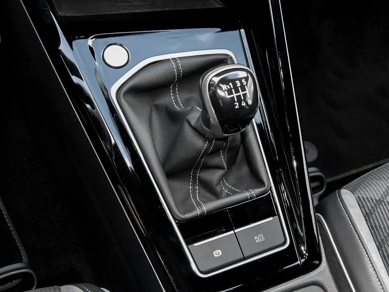 Volkswagen Golf Variant Golf VIII Variant 1.5 TSI R-Line ACC AHK LED NAV 10