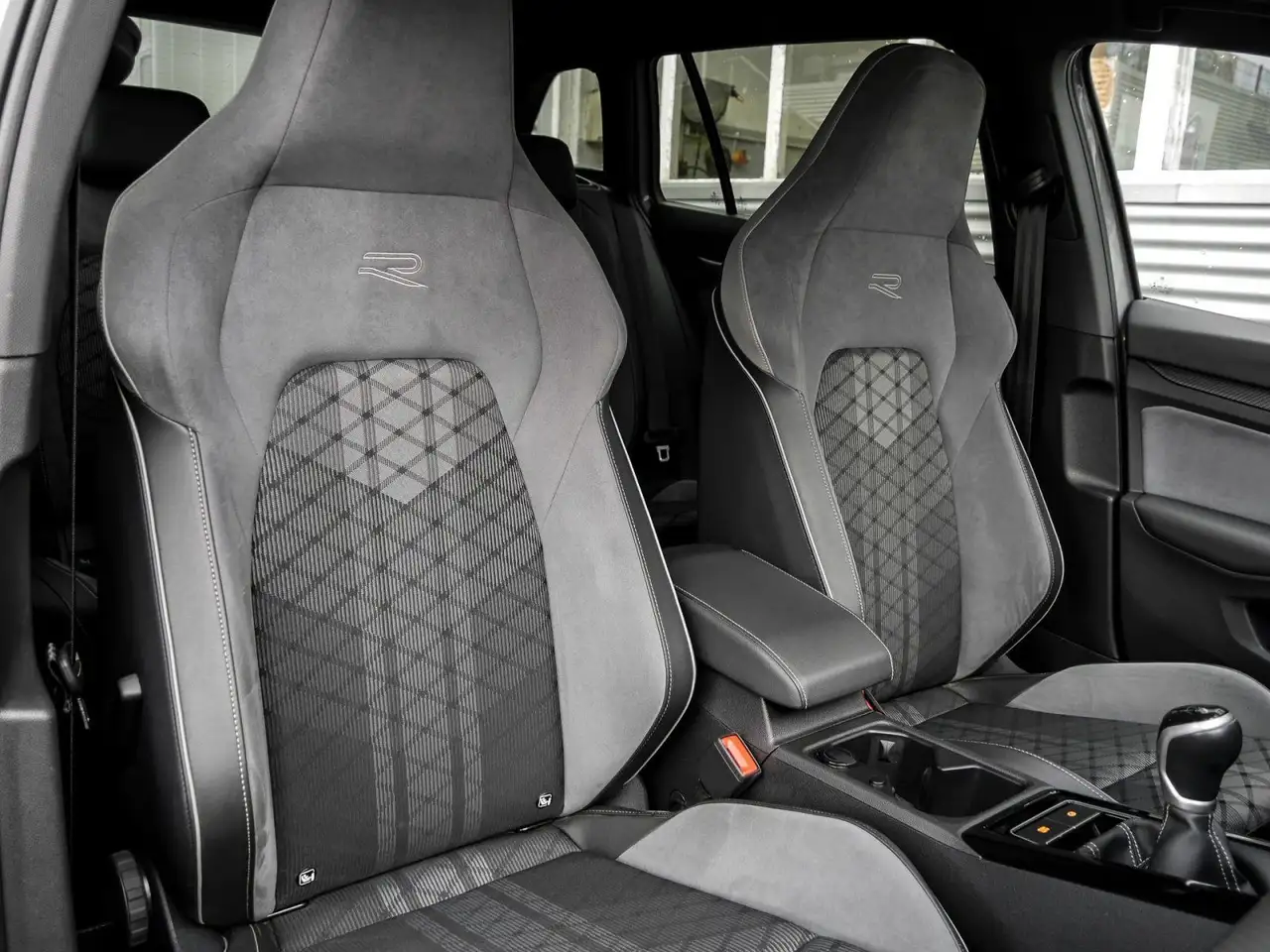 Volkswagen Golf Variant Golf VIII Variant 1.5 TSI R-Line ACC AHK LED NAV 7