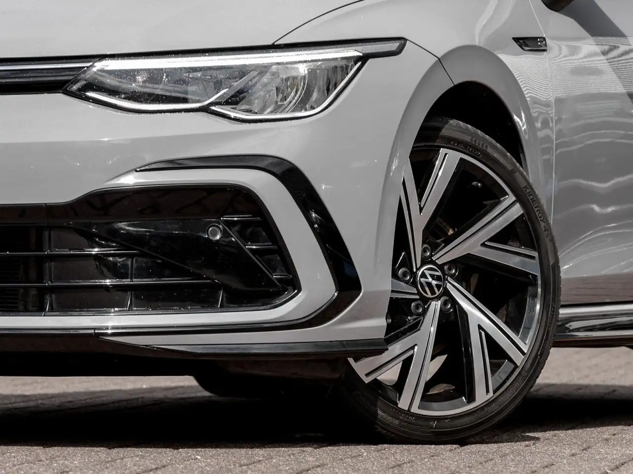 Volkswagen Golf Variant Golf VIII Variant 1.5 TSI R-Line ACC AHK LED NAV 6