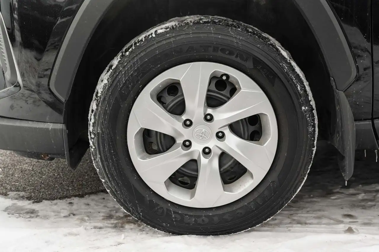 Toyota RAV 4 снимка Toyota RAV 4