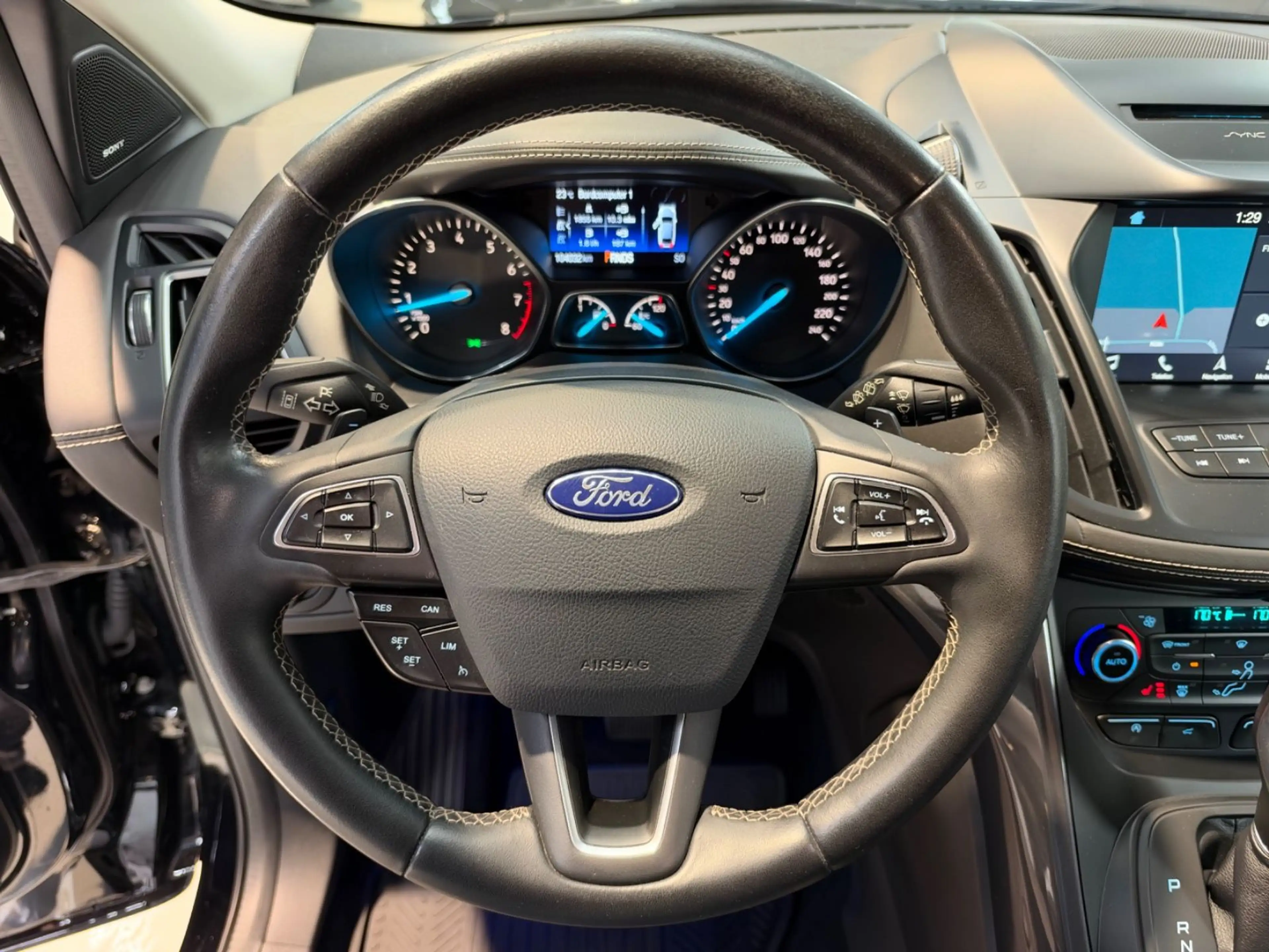 Ford Kuga Vignale Kamera AHK — photo 14