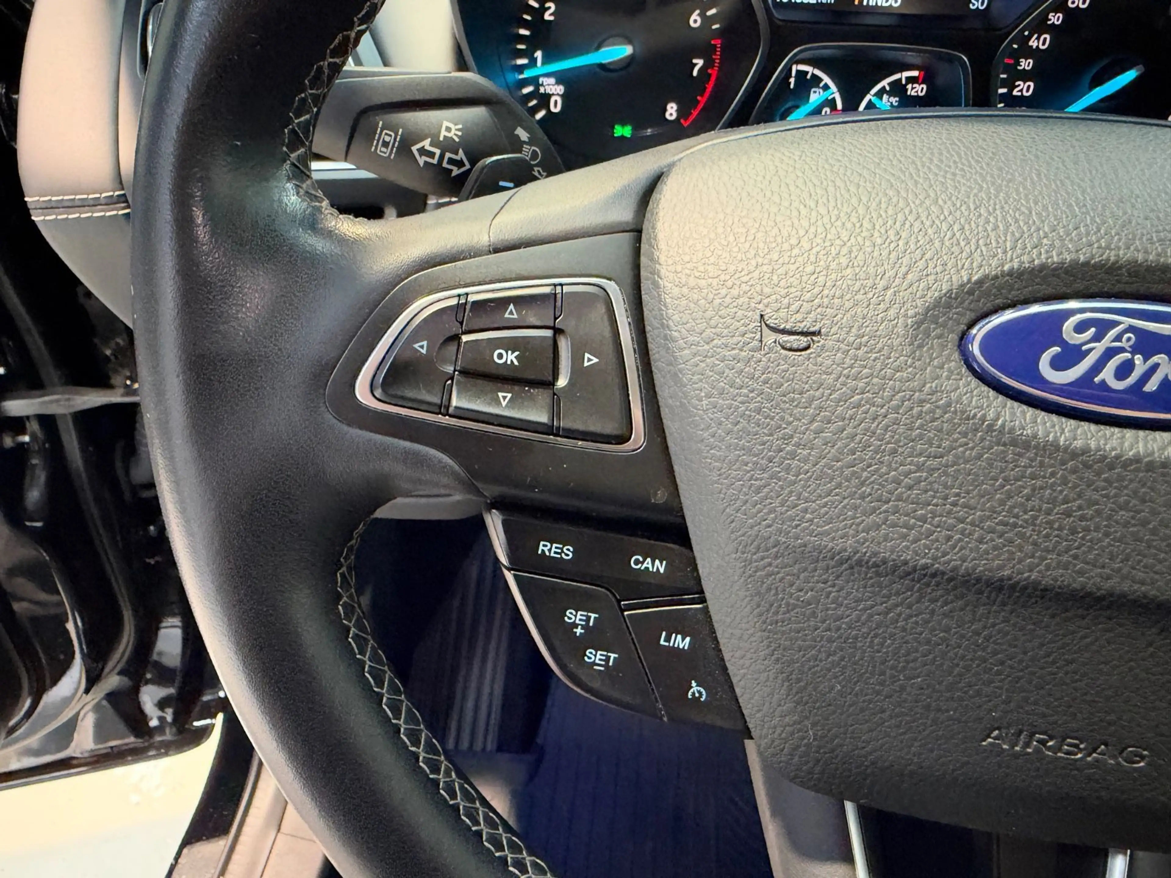 Ford Kuga Vignale Kamera AHK — photo 15