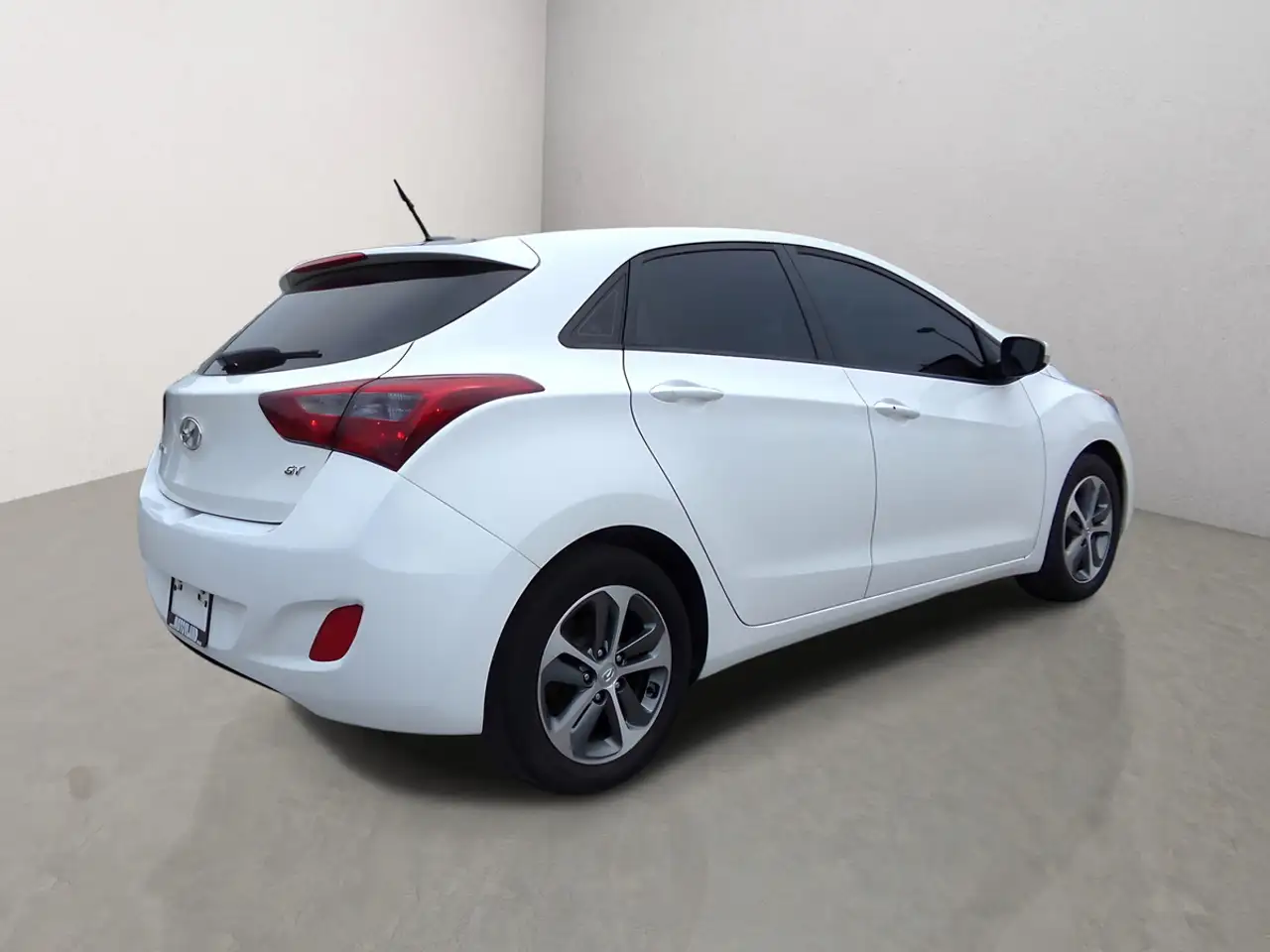 Hyundai ELANTRA снимка Hyundai ELANTRA