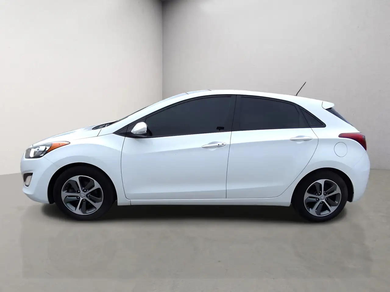 Hyundai ELANTRA снимка Hyundai ELANTRA