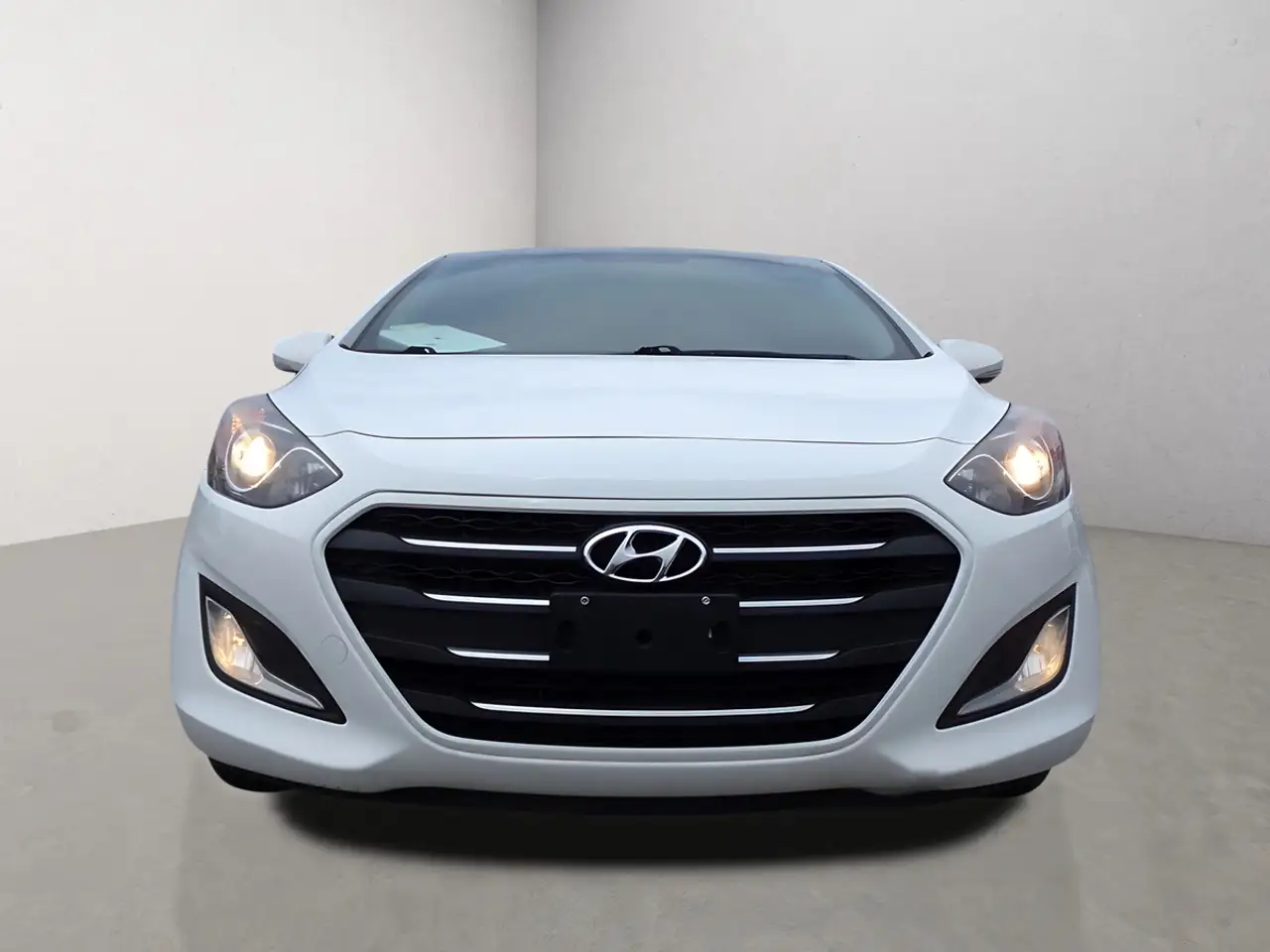 Hyundai ELANTRA снимка Hyundai ELANTRA