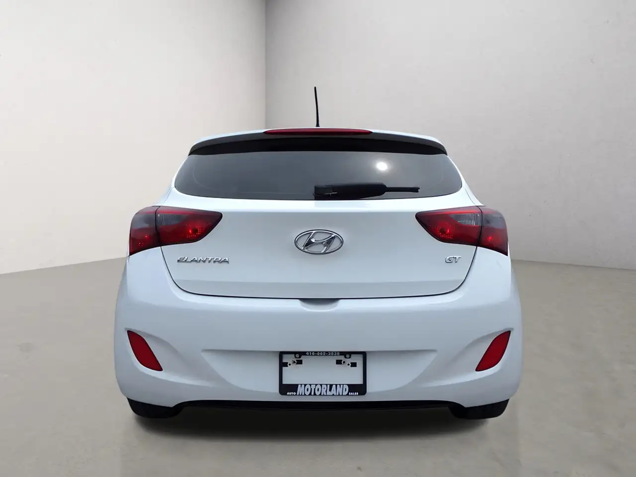 Hyundai ELANTRA снимка Hyundai ELANTRA