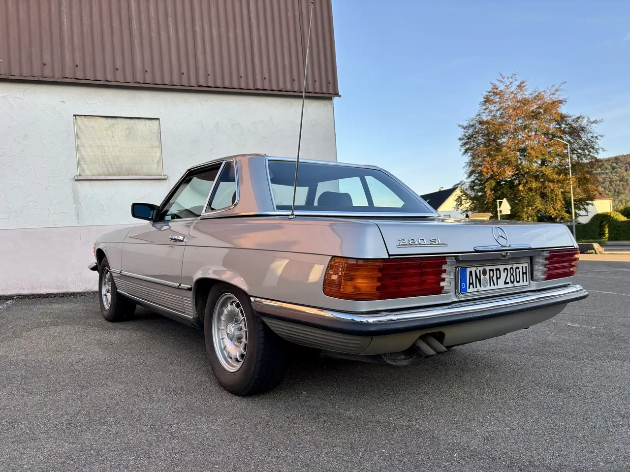 Mercedes-Benz SL 280, foto 4