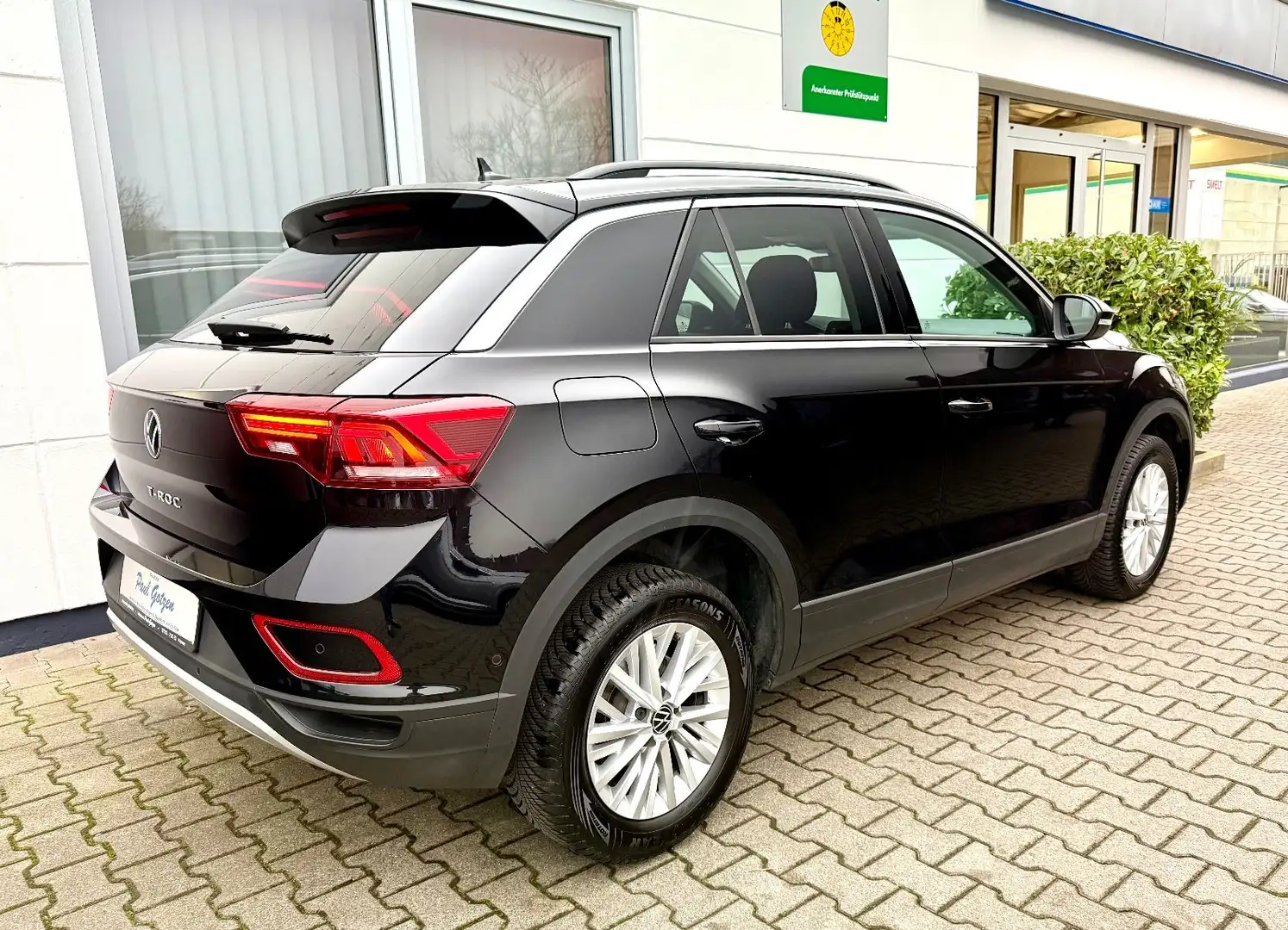Volkswagen T-Roc Life Zwart - 2