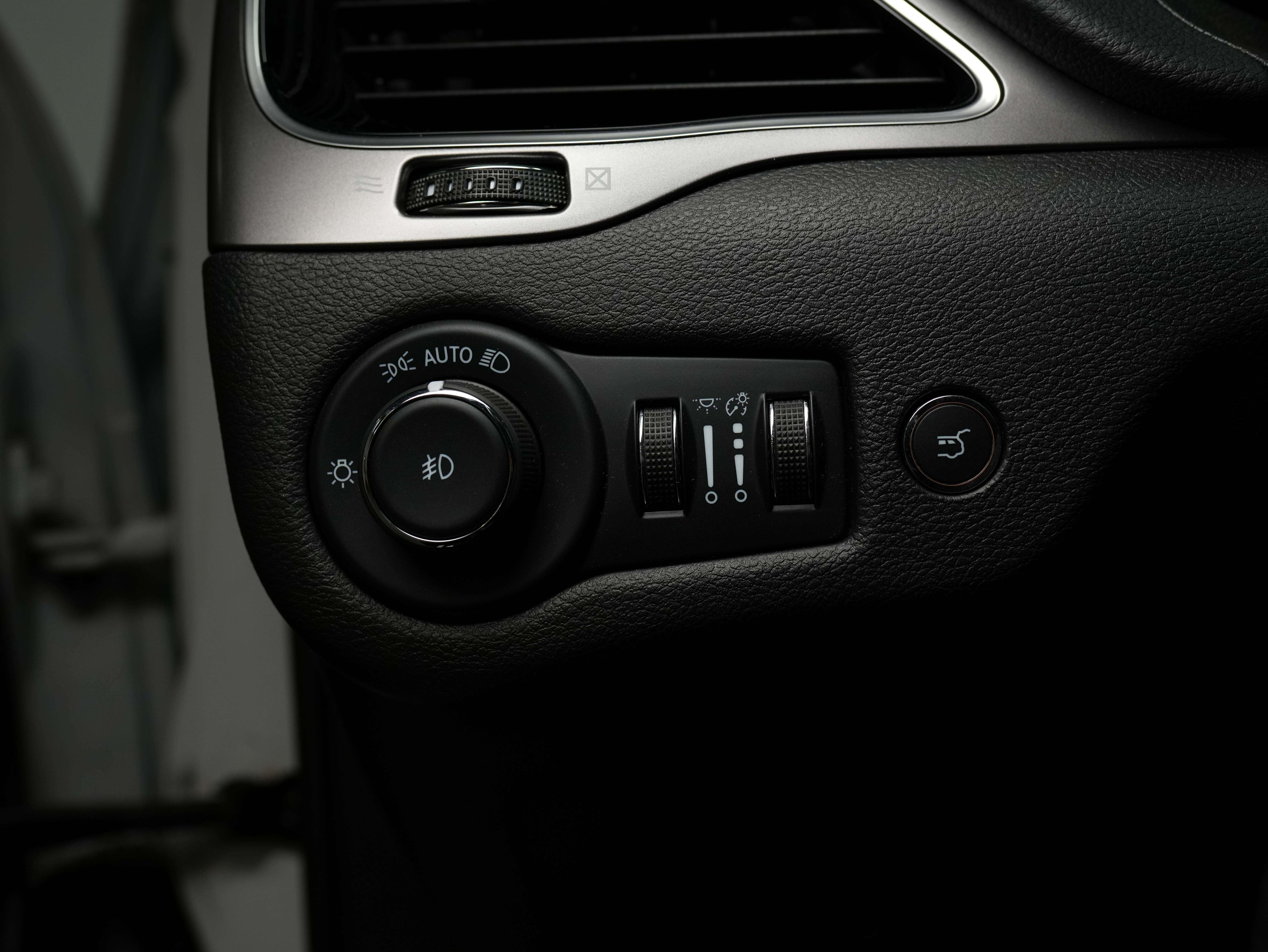 used 2021 Jeep Cherokee car, priced at $24,900