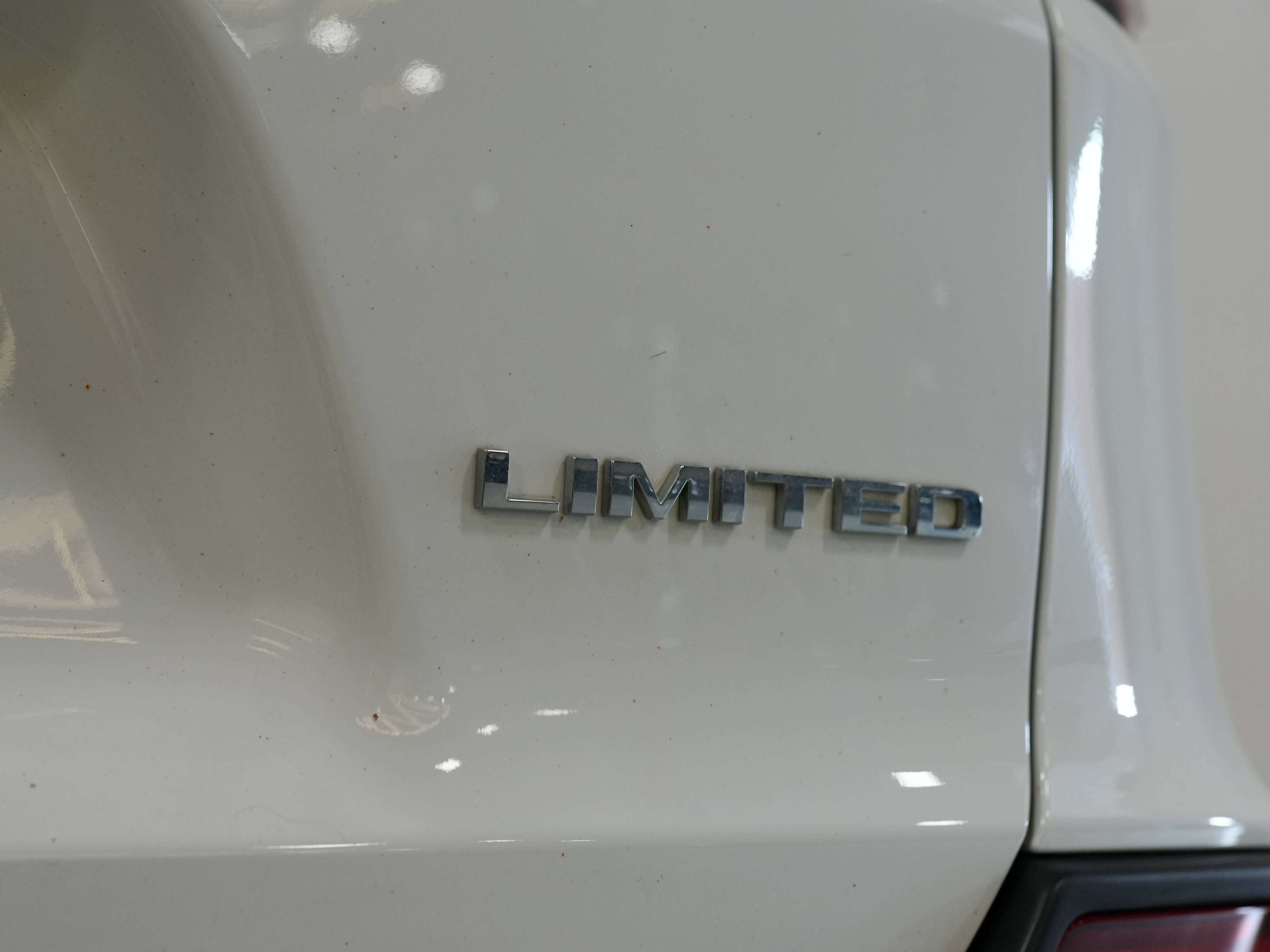 used 2021 Jeep Cherokee car, priced at $24,900