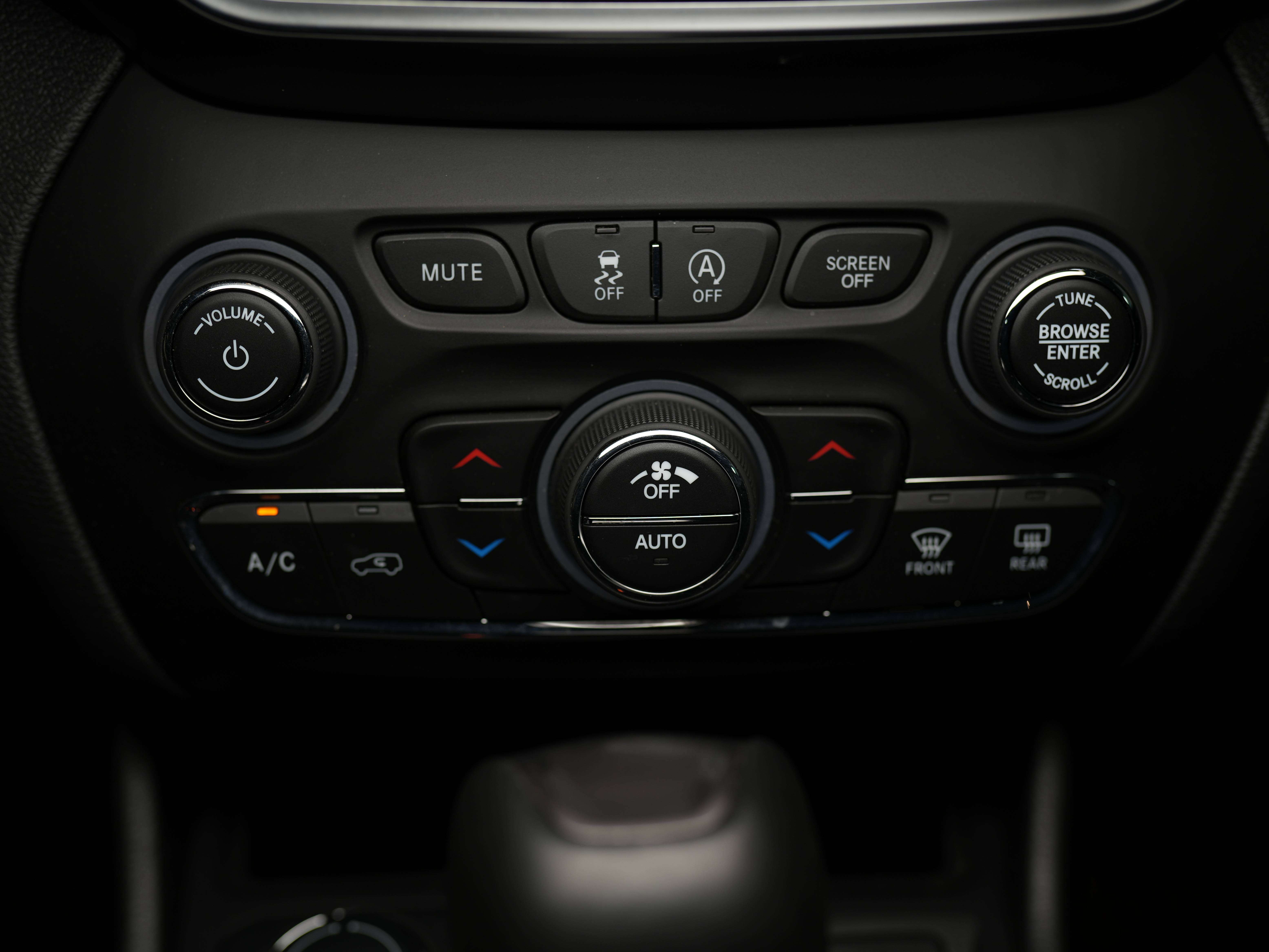 used 2021 Jeep Cherokee car, priced at $24,900