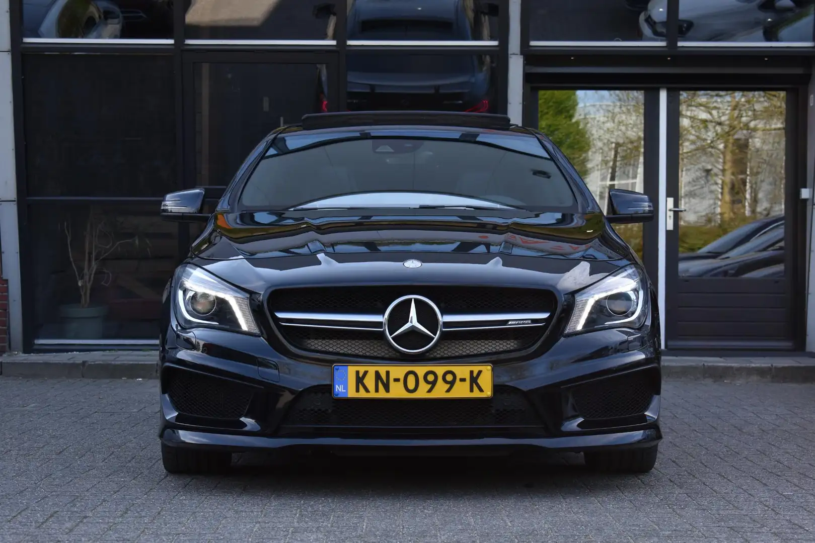 Mercedes-Benz CLA 45 AMG 4MATIC Pano Kuipst HK Camera Sfeer NAP CLA 45 Zwart - 2