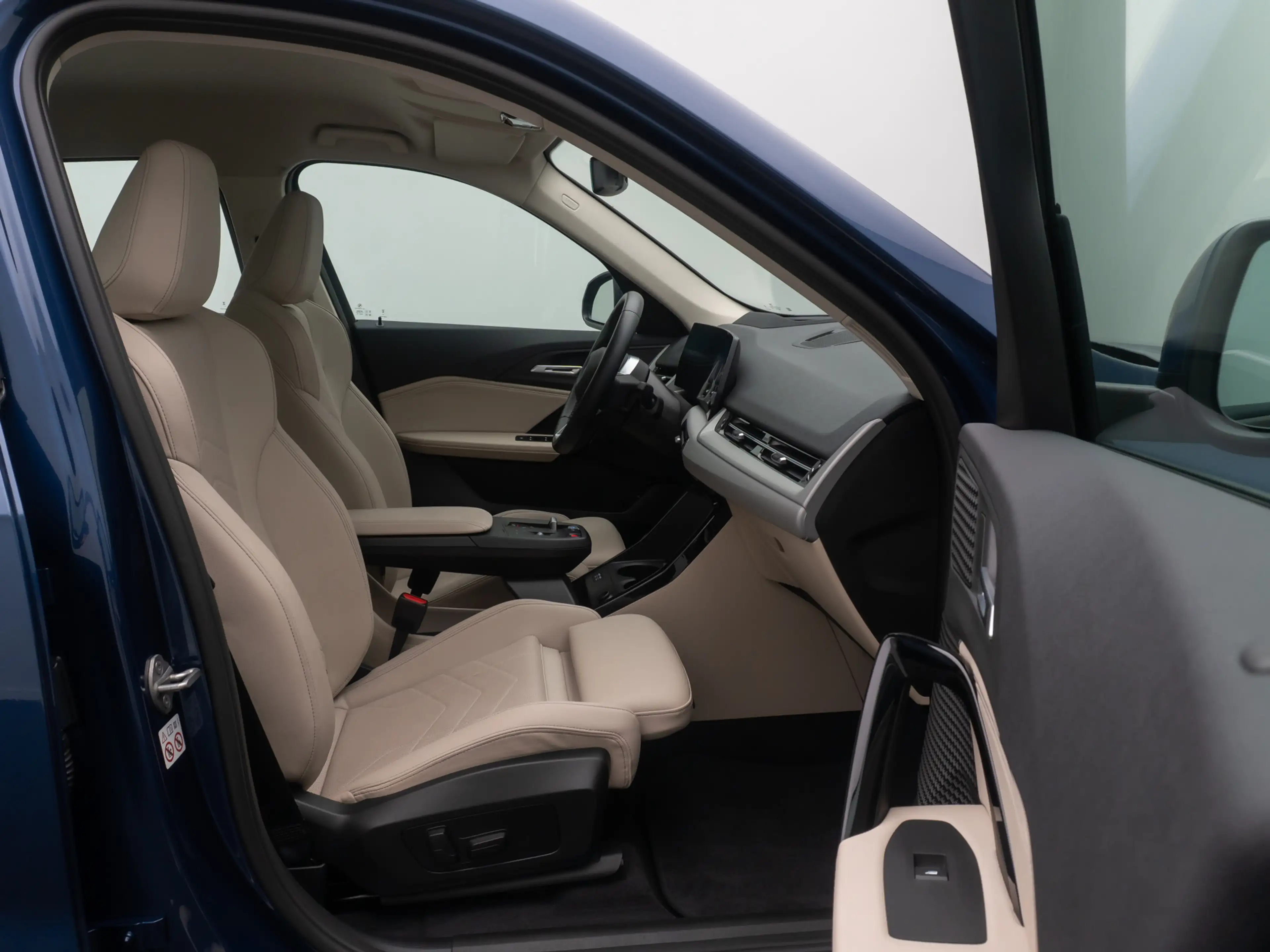BMW iX1 360° HUD DAB Komfort AHK M Sport Leder — photo 24