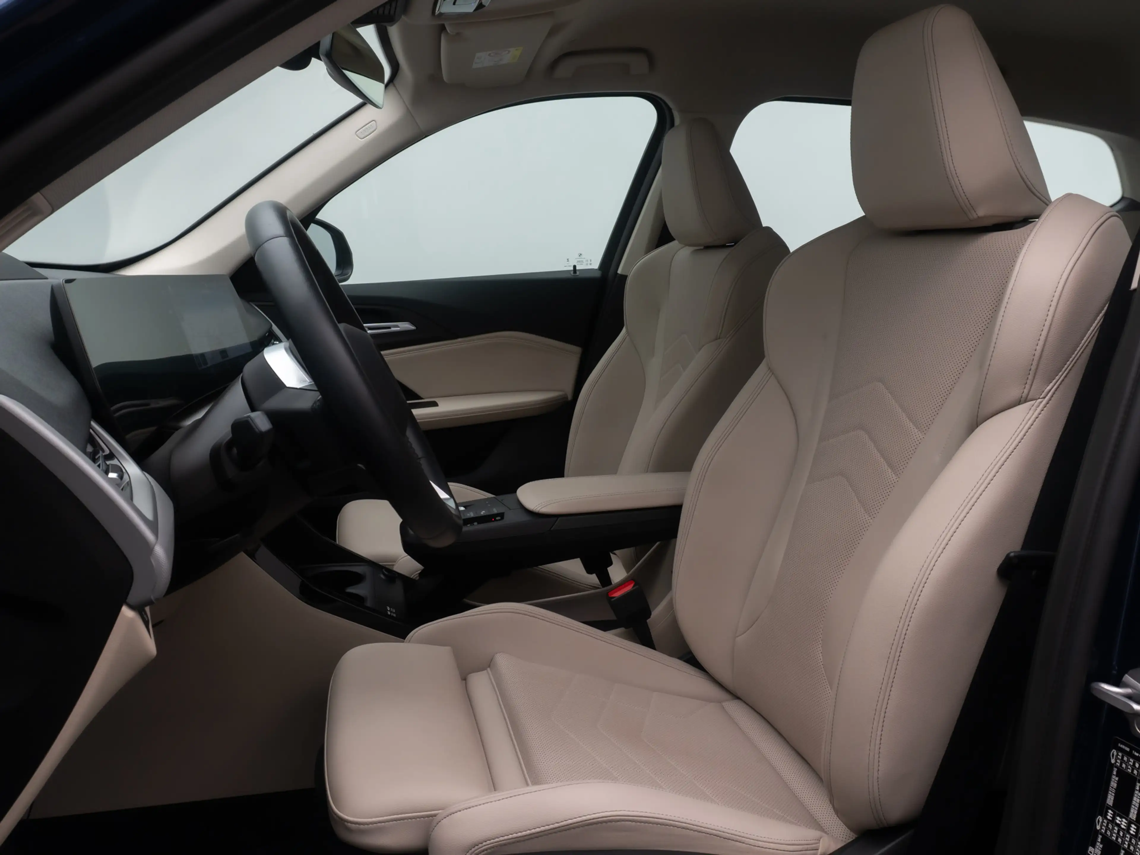 BMW iX1 360° HUD DAB Komfort AHK M Sport Leder — photo 33