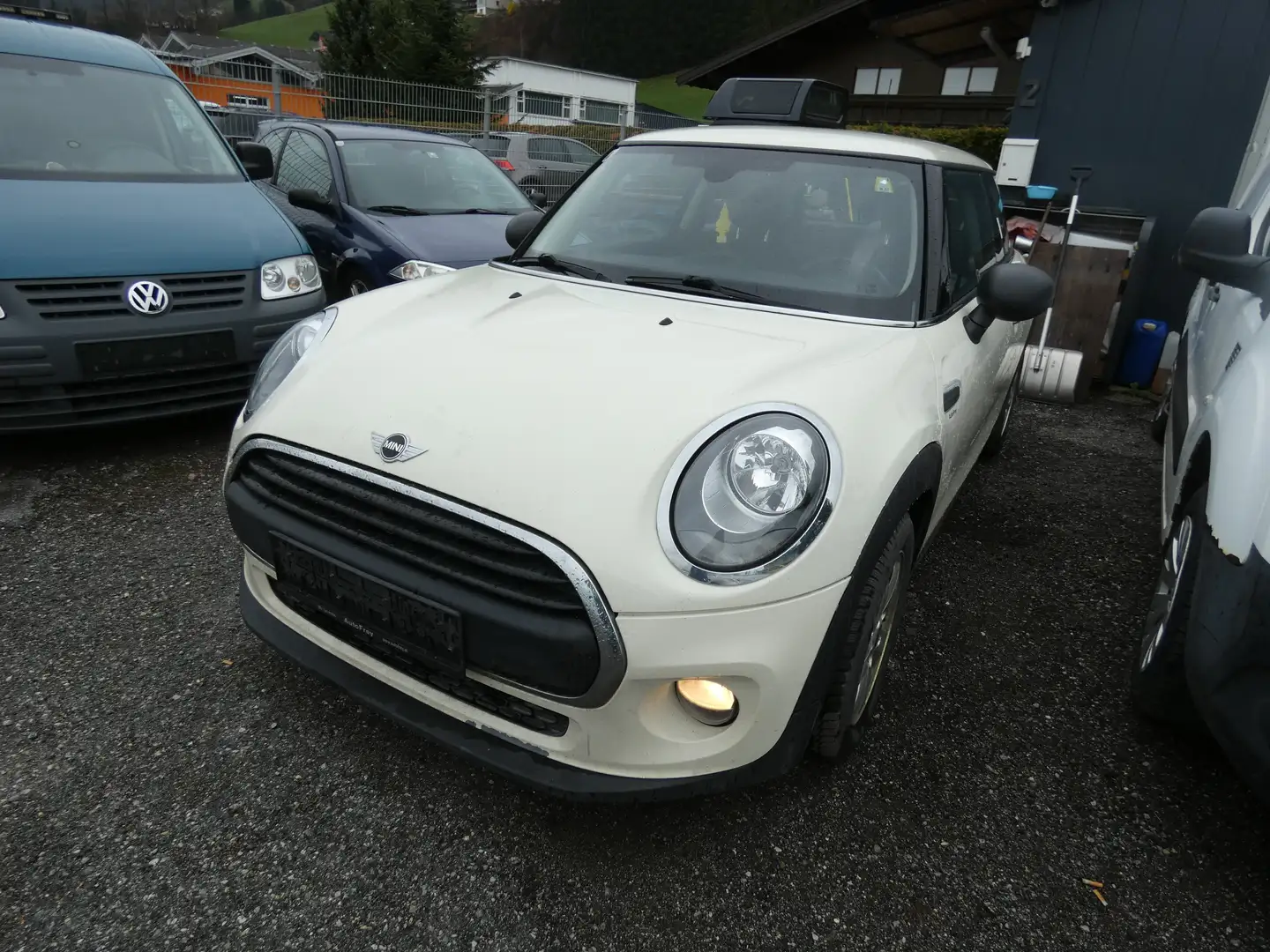 MINI One Hatch First Weiß - 1