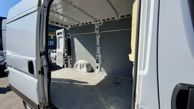 Fiat Ducato view 7
