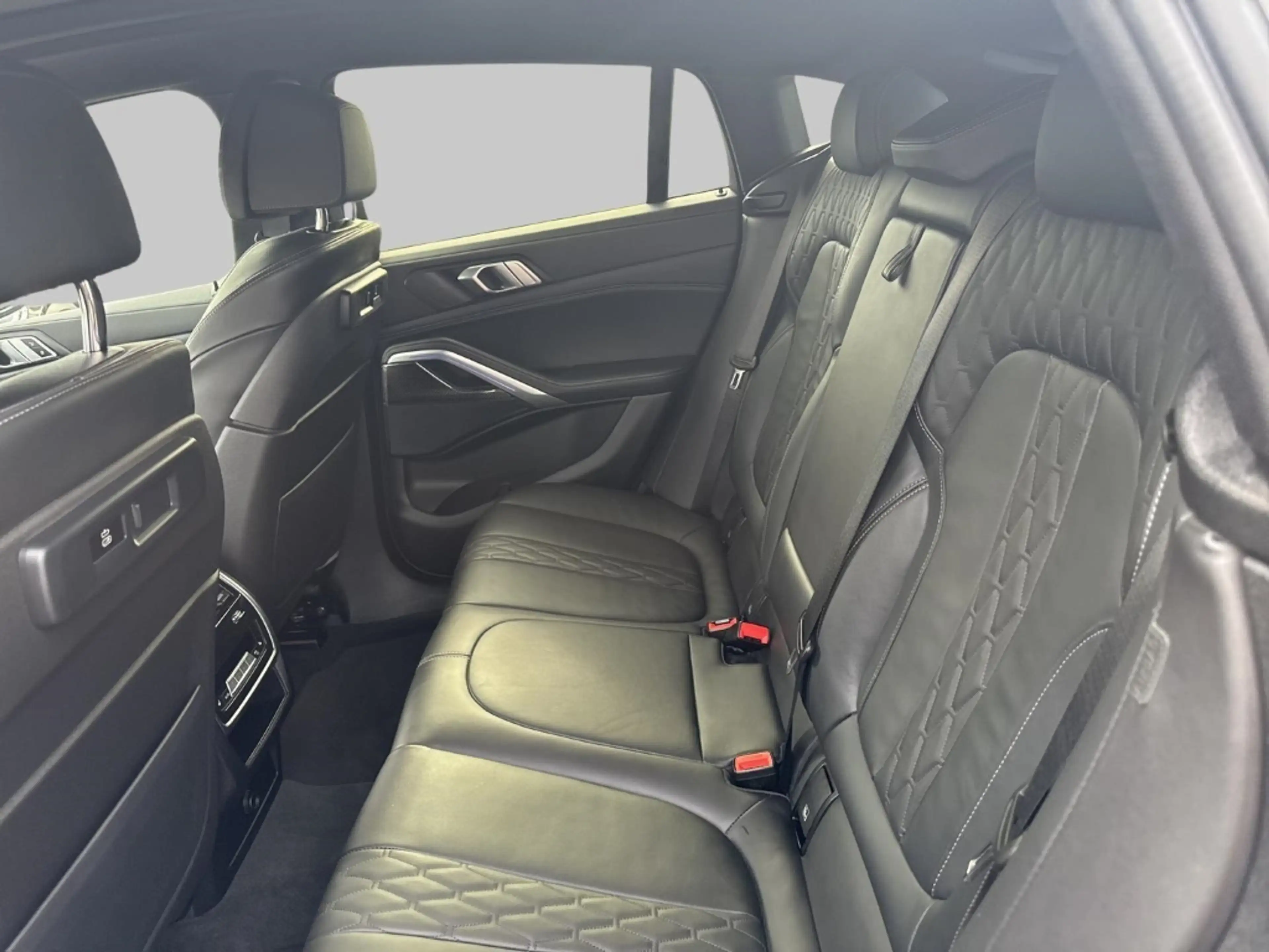 BMW X6 xDrive 40d Sportpaket HUD AD AHK-klappbar El. Pano — photo 8