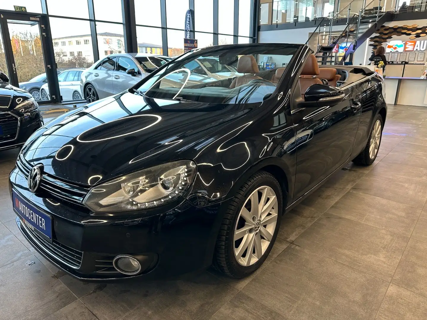 Volkswagen Golf VI Cabriolet 1.6 TDI *XENON*LEDER*PDC*LED* Schwarz - 2