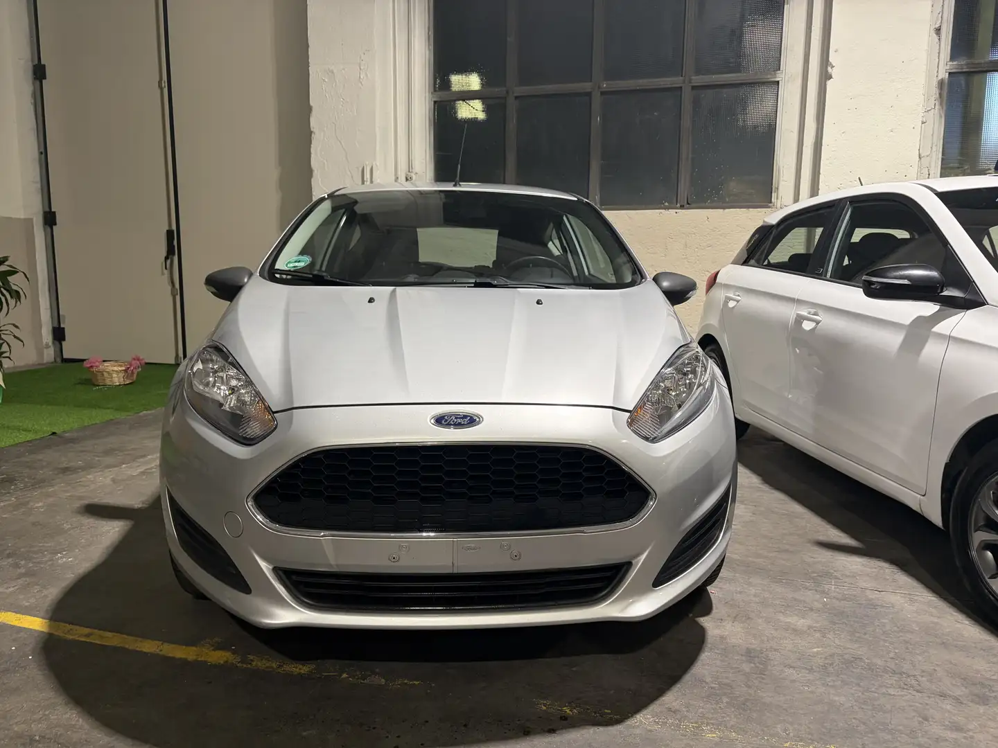 Ford Fiesta 3p 1.2 Business 60cv Argintiu - 1