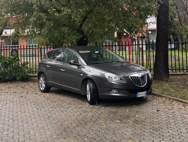 Lancia Delta 1.4 BENZINA GPL NUOVO SOLO 70.000km Uni-Proprietar