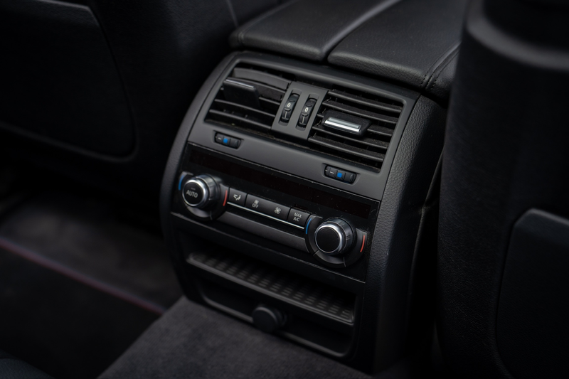 BMW 525 Touring Luxury Line Panorama Harman Kardon ACC Soft Close — photo 11