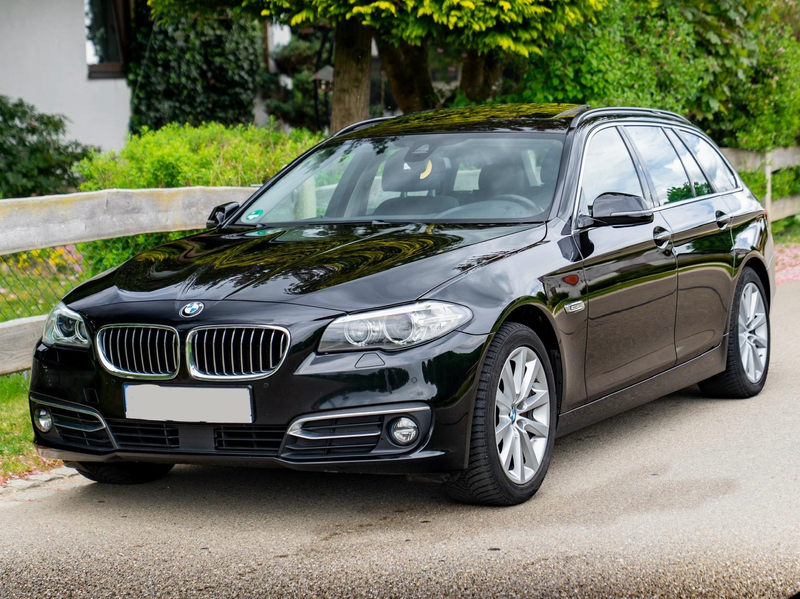 BMW 525 Touring Luxury Line Panorama Harman Kardon ACC Soft Close