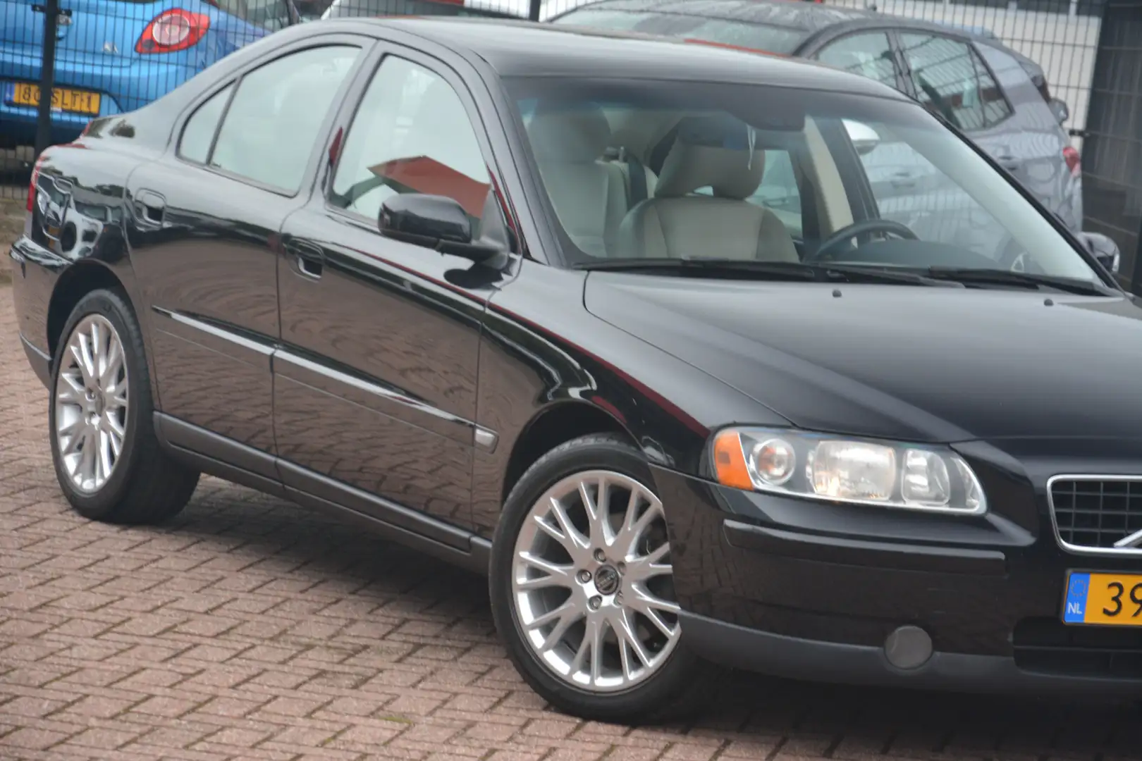 Volvo S60 2.4 Edition II | Airco | Cruise-control | Half led Schwarz - 2
