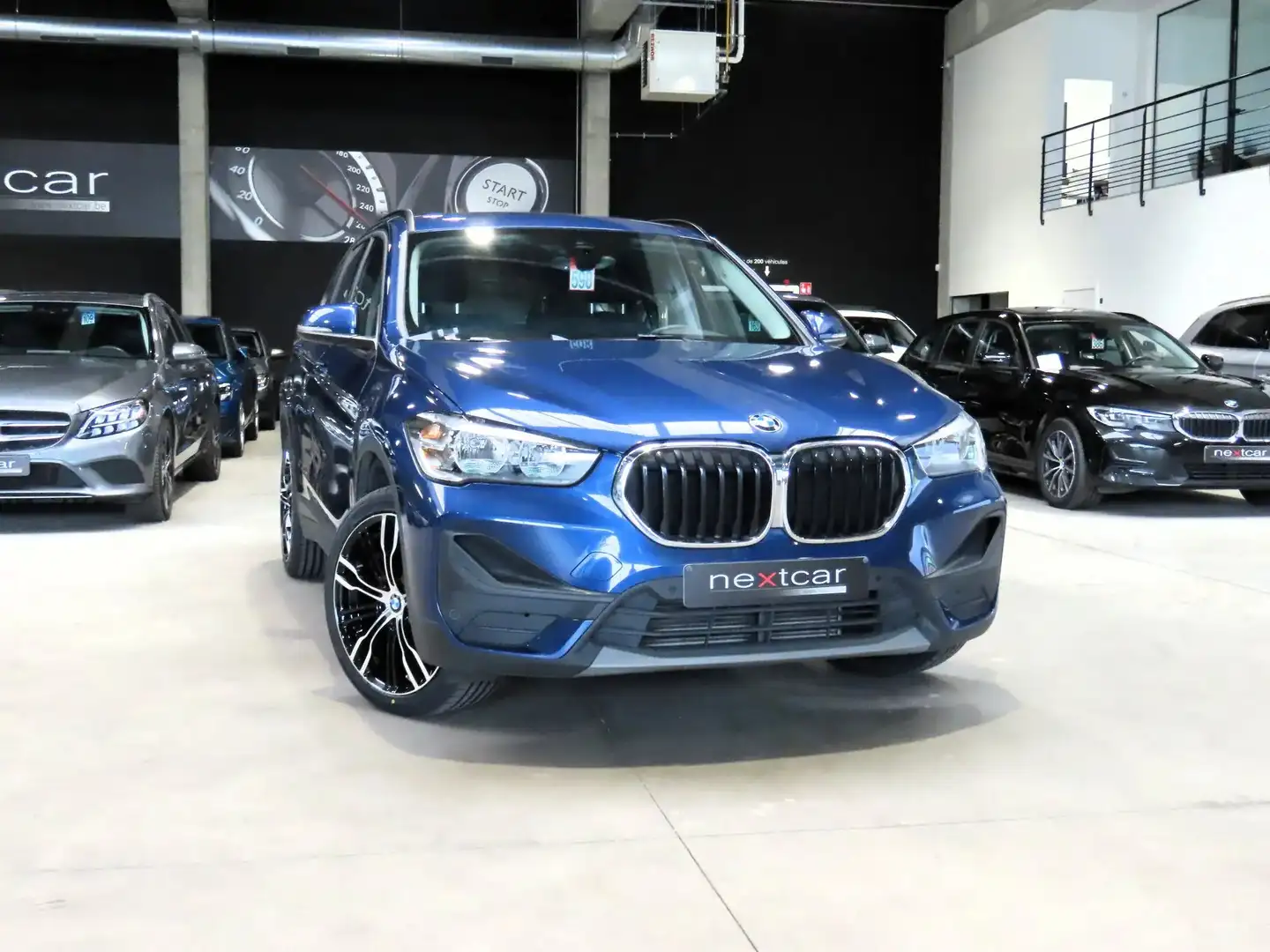 BMW X1 18dA SDrive *NAVI PRO-CRUISE-CAMERA-PARKING AV&AR* Bleu - 2