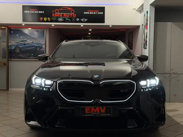 BMW M5 view 2