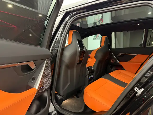 BMW M5 view 11