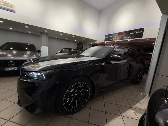 BMW M5 view 3