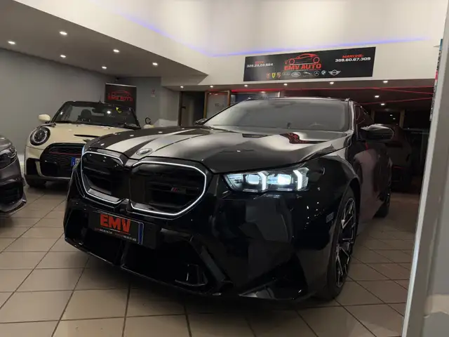 BMW M5 view 4