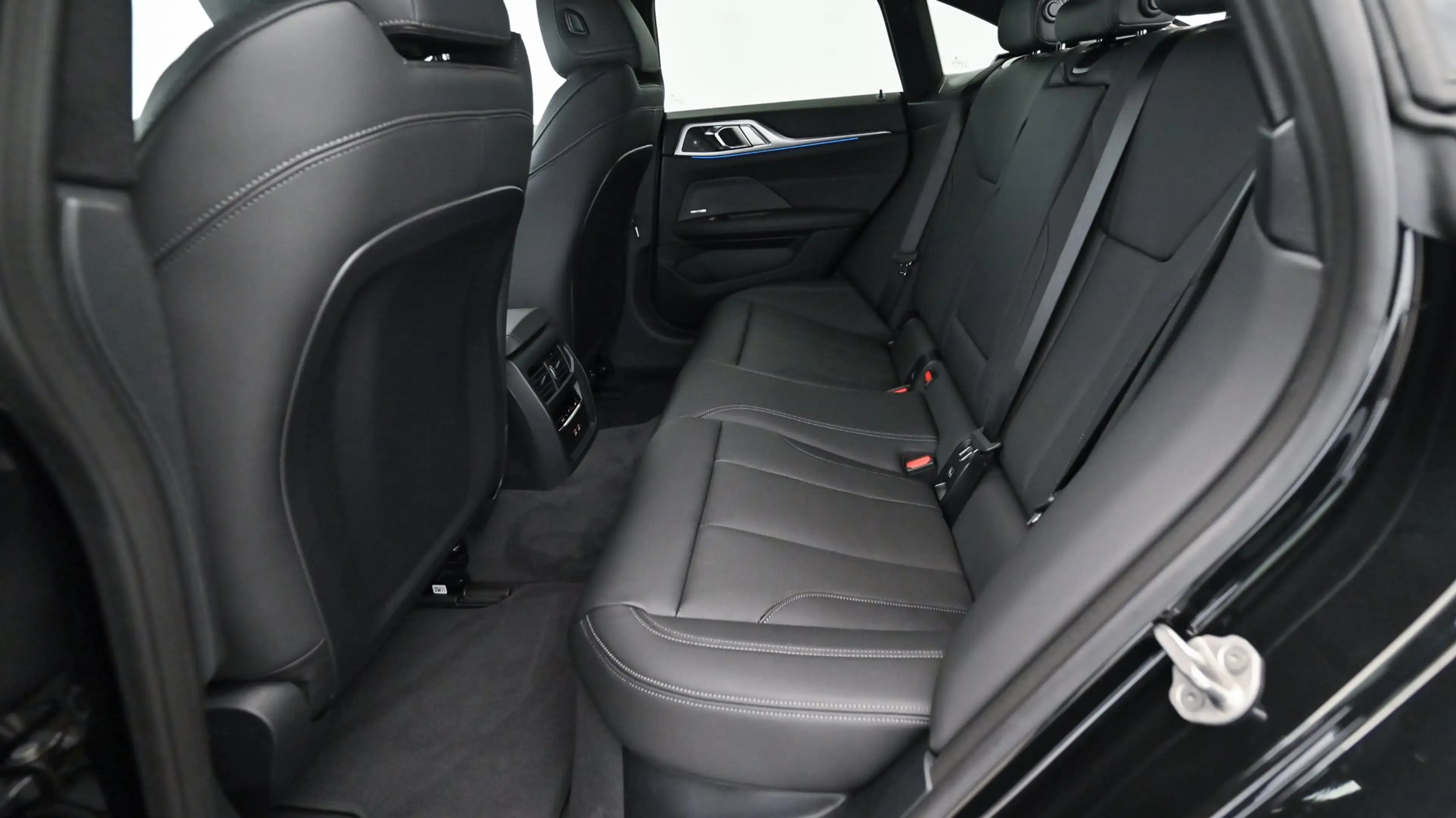 BMW i4 Gran Coupe eDrive35 M-Sportpaket — photo 12