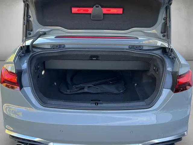 Audi S5 view 5