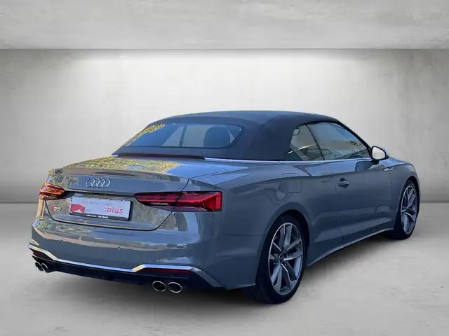 Audi S5 view 3
