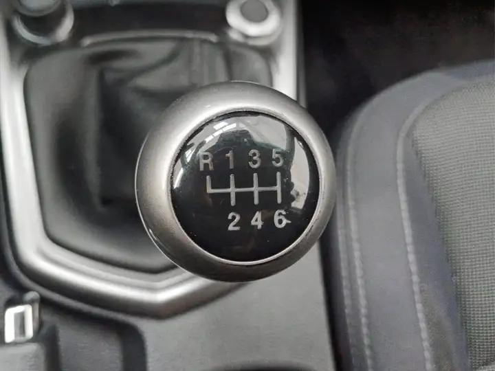 SsangYong Tivoli 2024, foto 14
