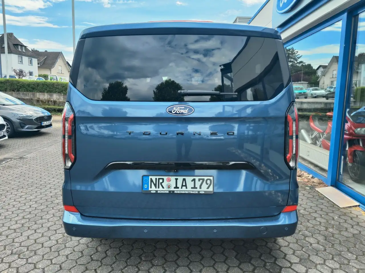 Ford Tourneo Custom Bus 320 L1 Tourneo Titanium FWD 6
