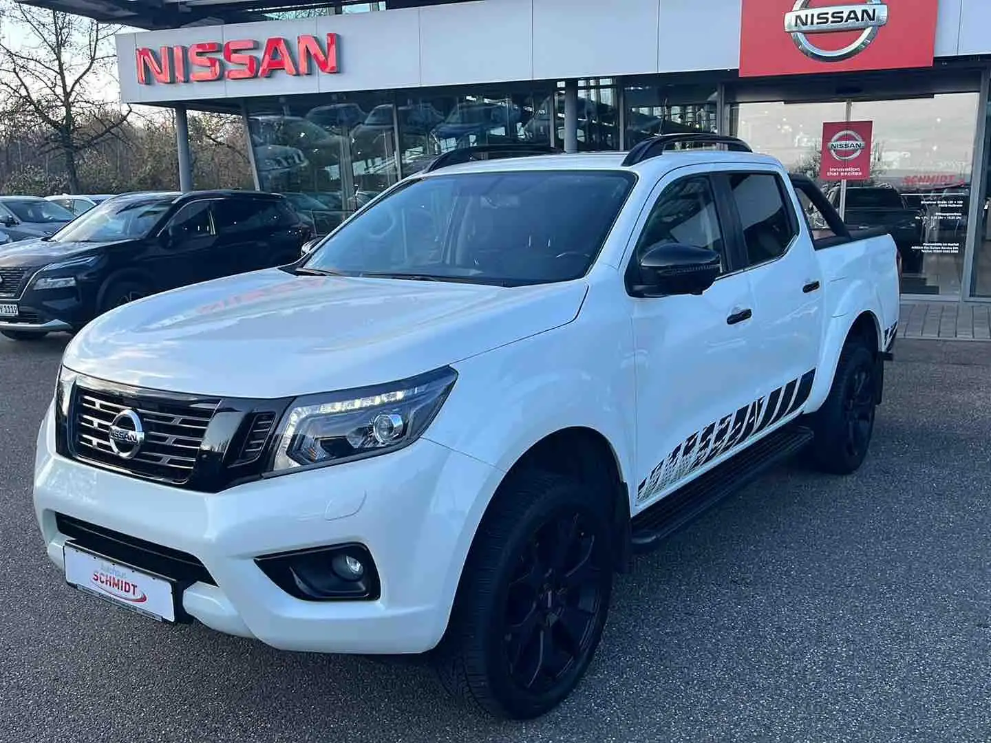 Nissan Navara 2.3 dCi Automatik N-Guard Double Cab Weiß - 2