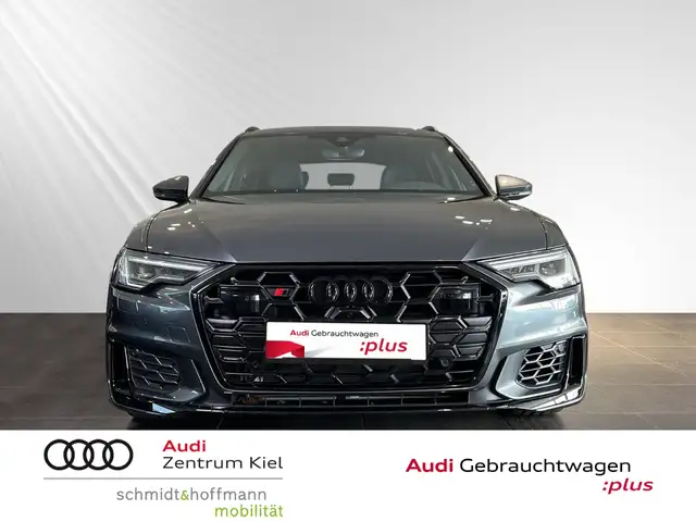 Audi S6 view 2