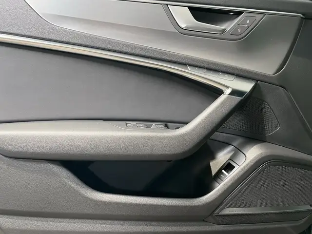 Audi S6 view 14