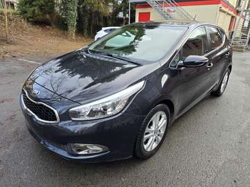 Cee'd 1.6 CRDi FIFA World Cup Edition