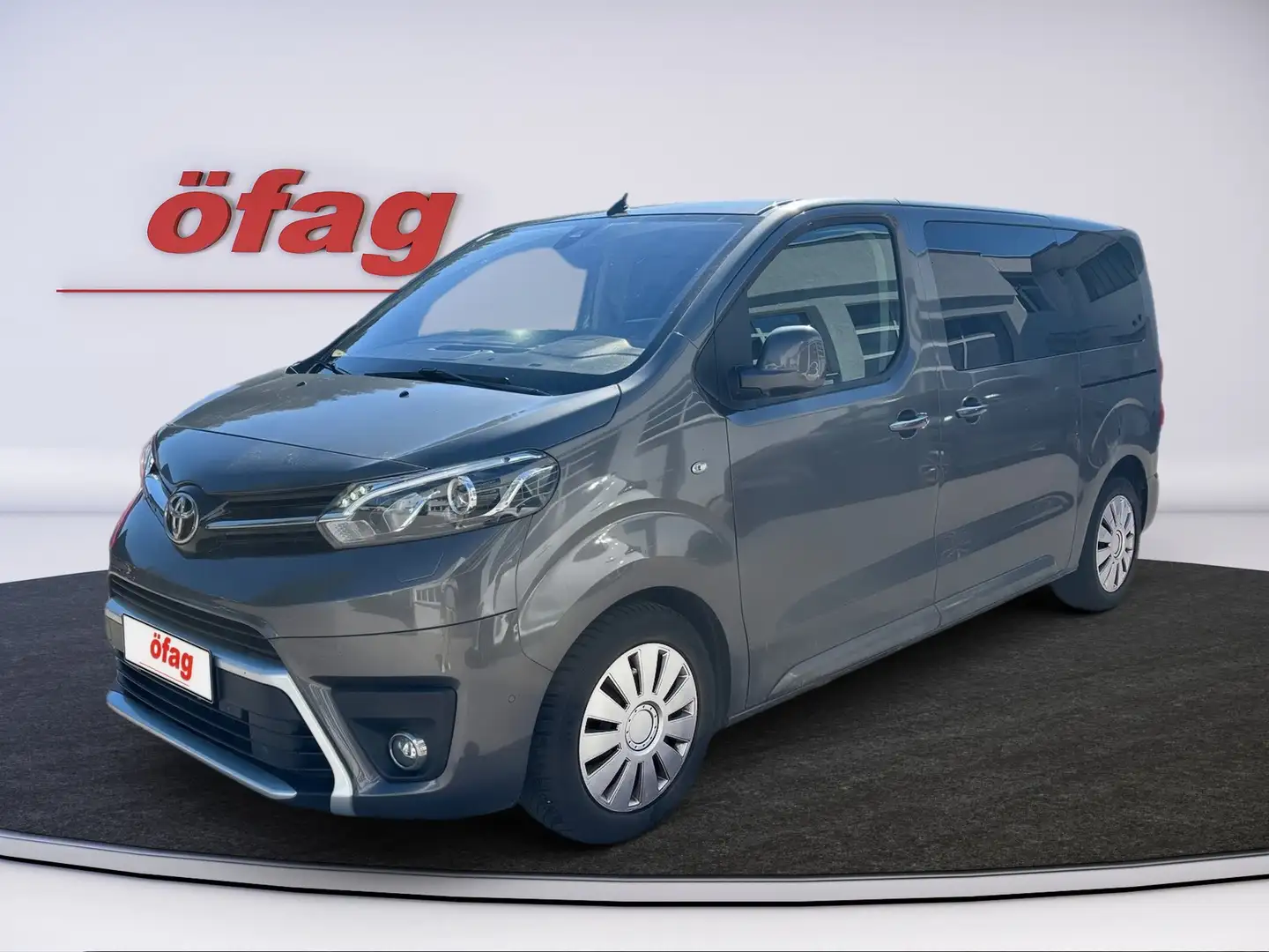 Toyota Proace Verso 2.0 D-4D 180 M VIP Aut. Grau - 2