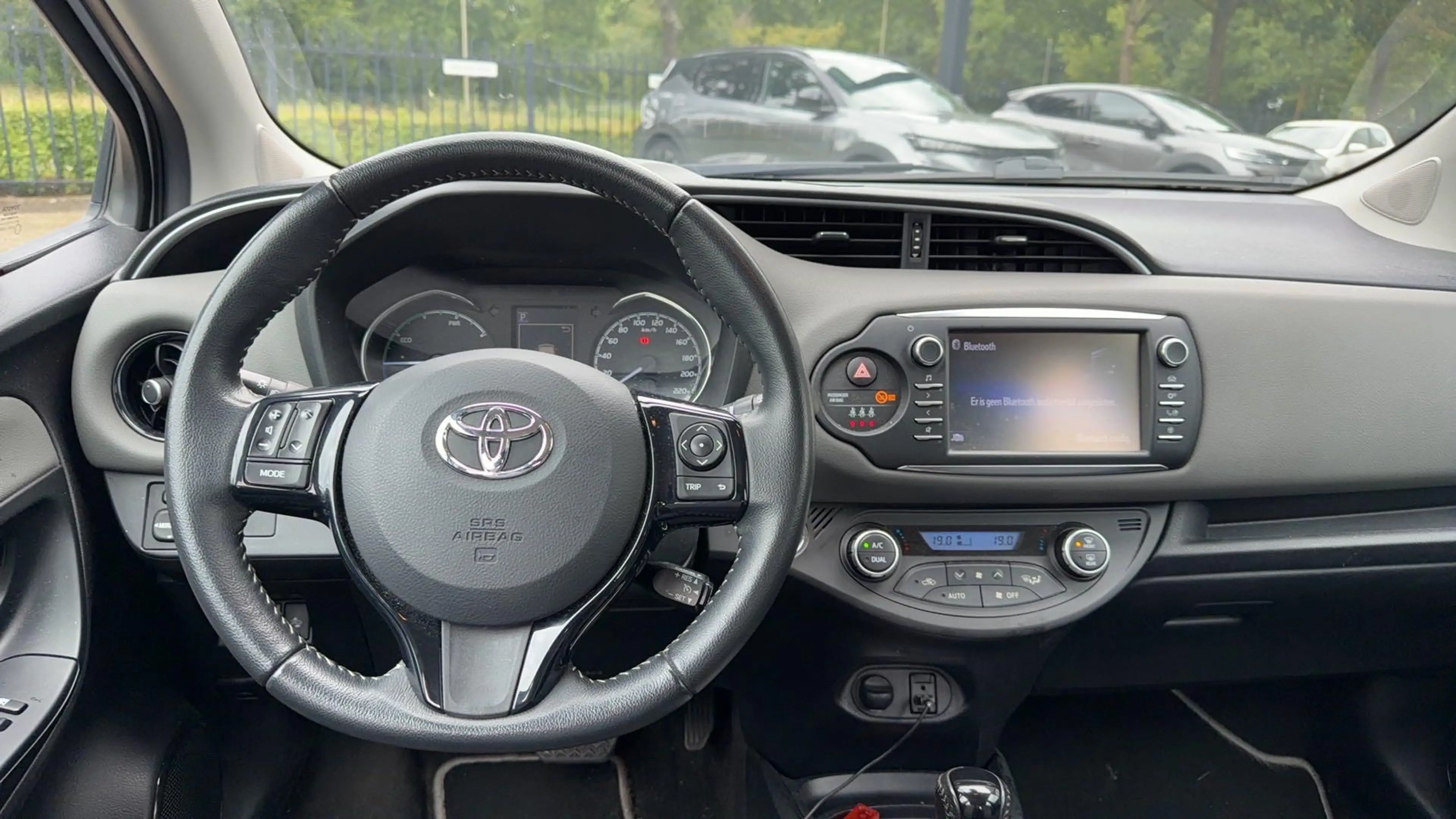 Toyota Yaris 1.5 Hybrid Feel! | Parkeercamera | Climate Control — photo 9