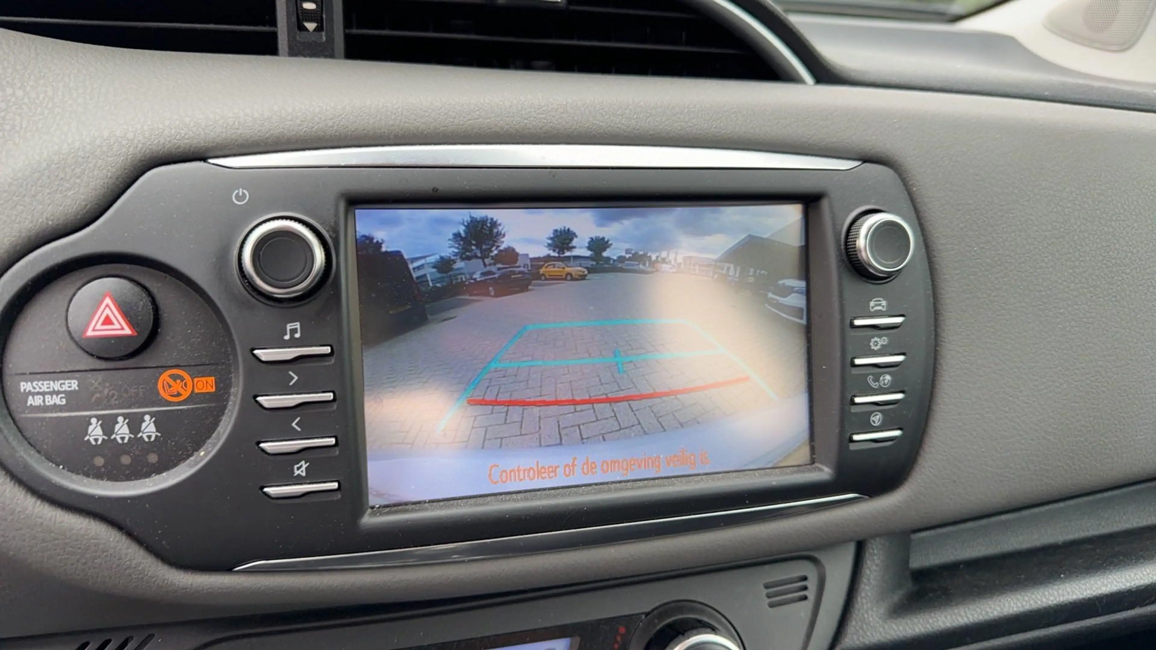 Toyota Yaris 1.5 Hybrid Feel! | Parkeercamera | Climate Control — photo 10