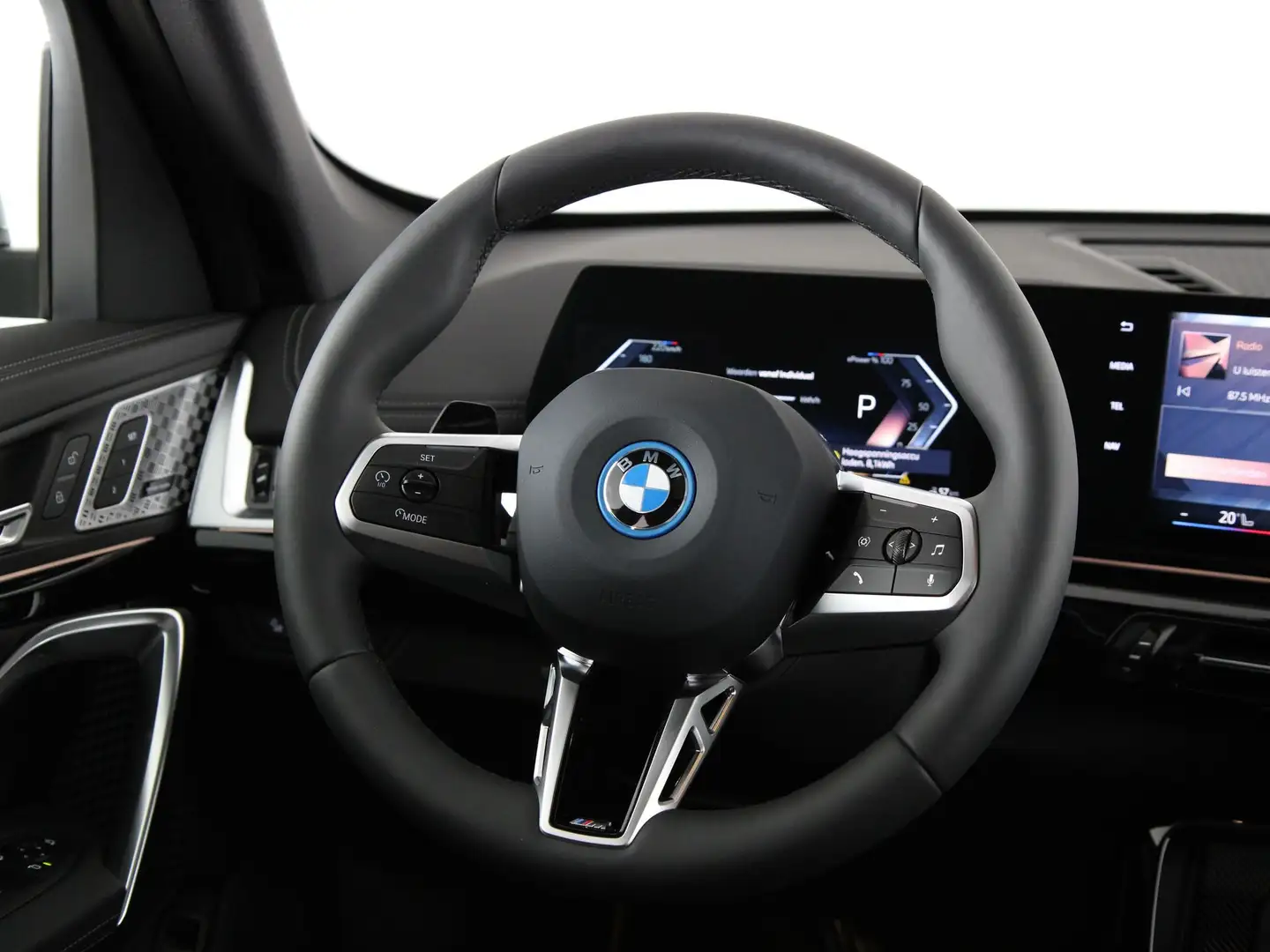 BMW iX1 eDrive20 67 kWh Groen - 2