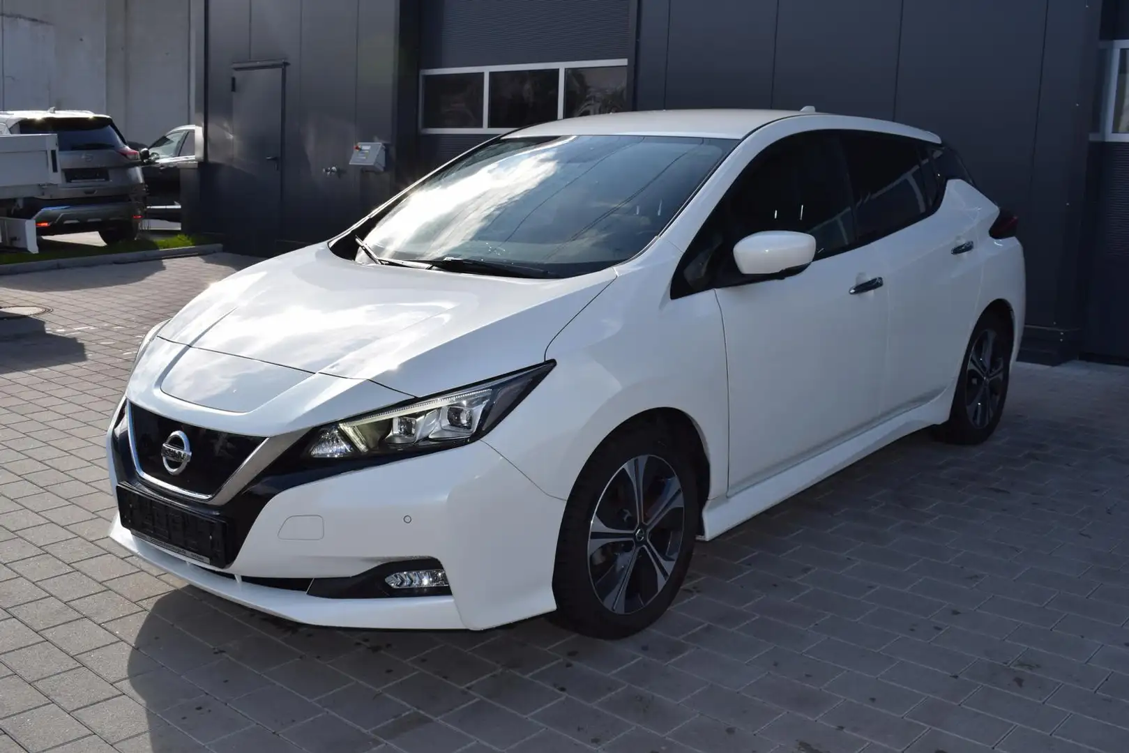 Nissan Leaf 40kwh Tekna Weiß - 2